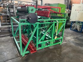 Weaving looms/Crimping machine