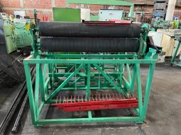 
										Weaving looms/Crimping machine full									